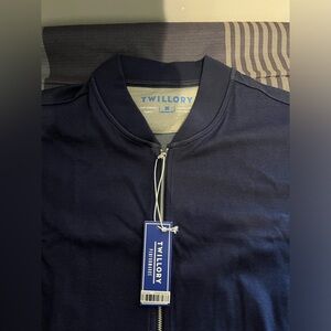 Men’s Twillory full zip navy Sweater. Size Medium